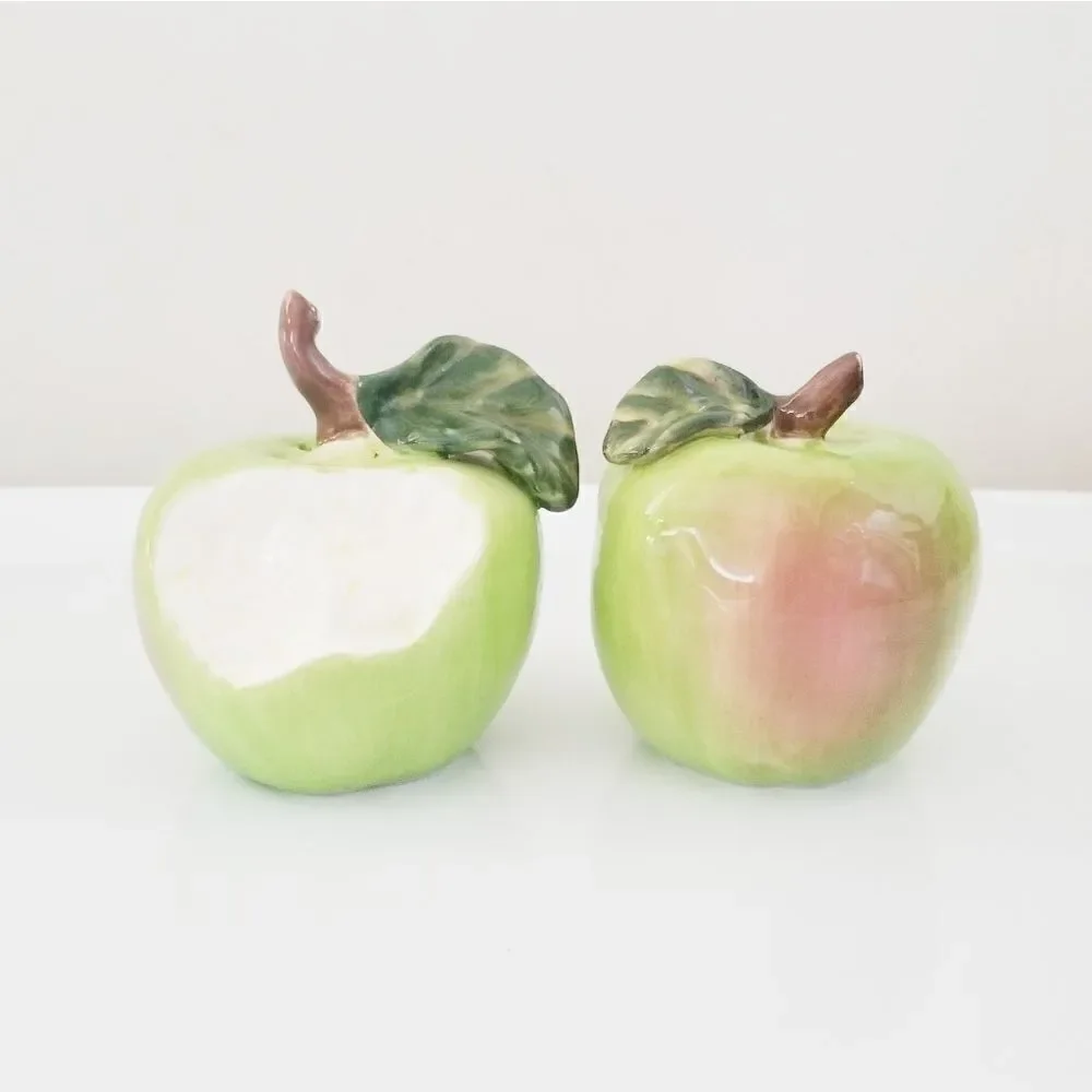 Farmhouse apple salt and pepper shakers vintage